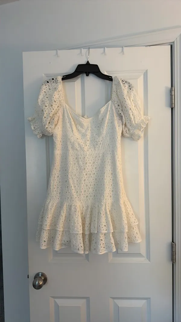 ASTR The Label White Mini Eyelet Dress Puff Sleeve - Image 2