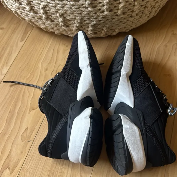 AV RE BLACK SNEAKERS Size 7 - Image 5