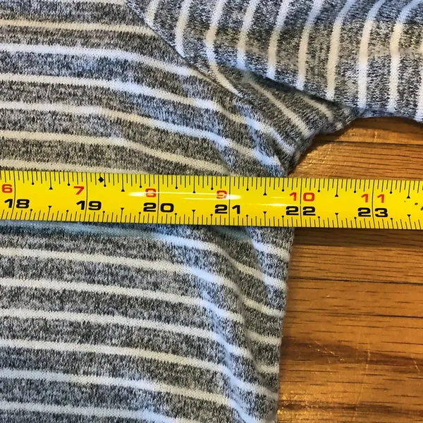 Banana Republic Gray & White Striped Long Sleeve Crewneck Top - Image 6