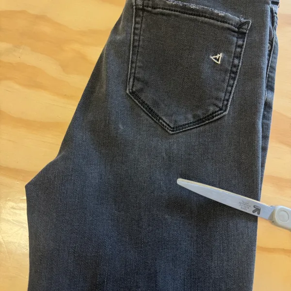 Hidden LA Jeans Gray High Rise Distressed Frayed Hem Button Fly Cropped Jeans 25 - Image 7