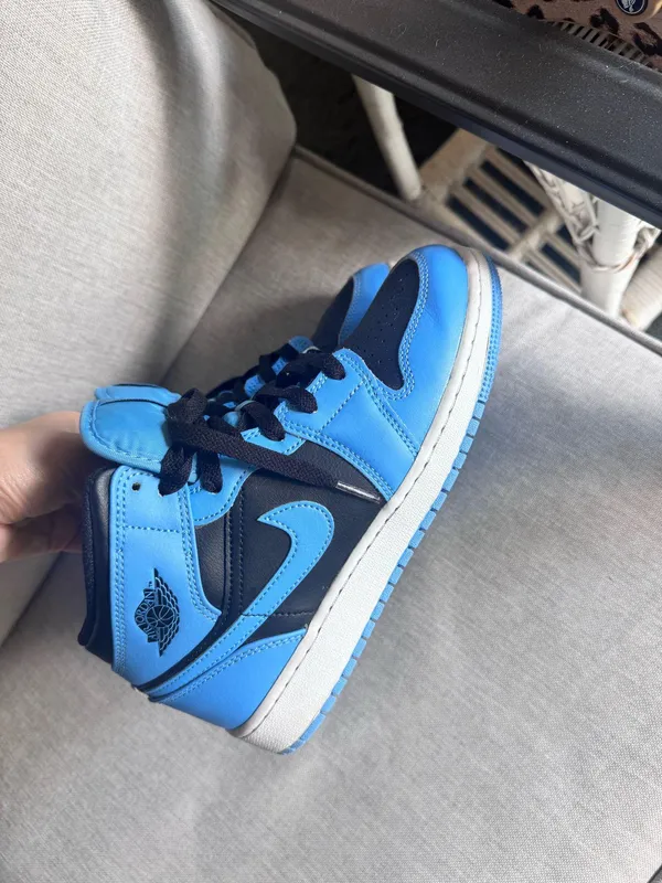 Air Jordan 1 Mid University Blue Black Kid - Image 3