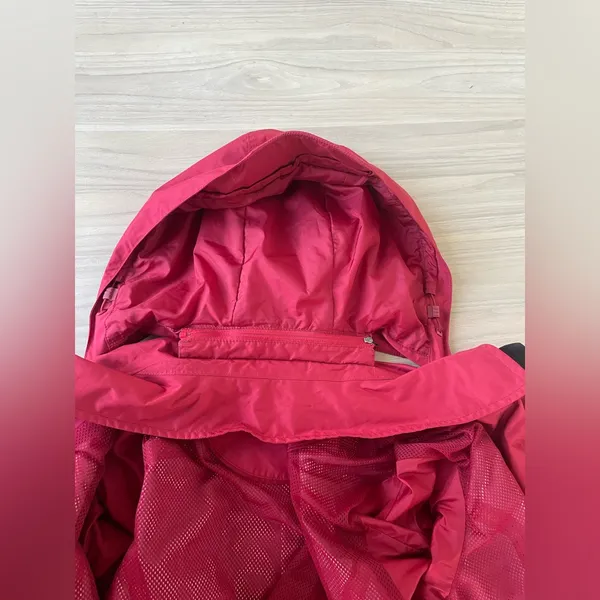 L.L. Bean Women's Vibrant Red Trench Coat - Image 6