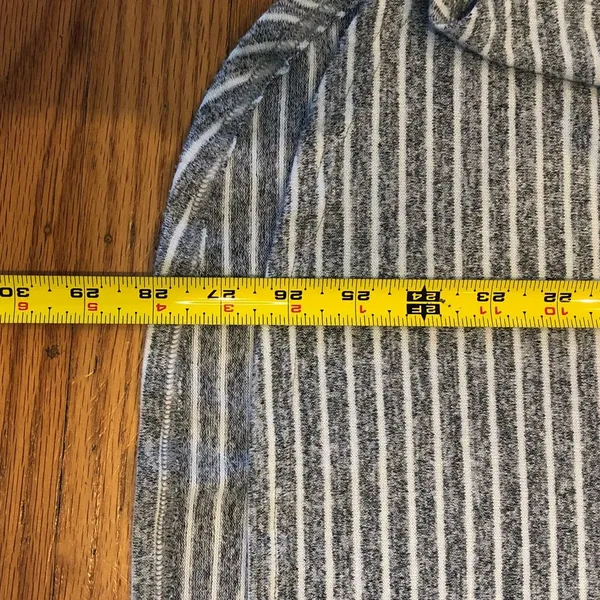 Banana Republic Gray & White Striped Long Sleeve Crewneck Top - Image 3