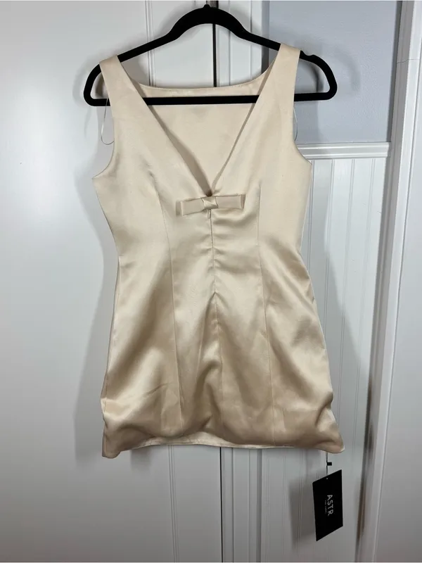 ASTR The Label Alisanne Satin Mini Dress size small bridal wedding‎ rehearsal - Image 4