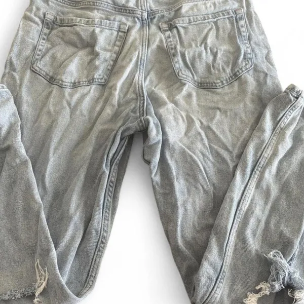 Hollister Ultra High-Rise Mom Jeans Light Wash Distressed Ripped Size 9R 29 - Image 8