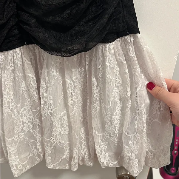 Lush Two Tone Lace Bubble Hem Minidress - Image 9