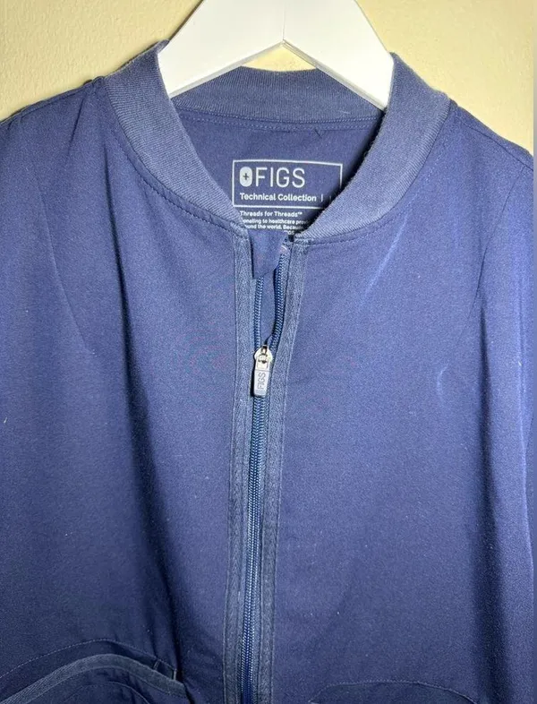 FIGS Bellery Scrub Jacket for Women — 7 Pockets, Bomber-Inspired Fit size Large - Image 2