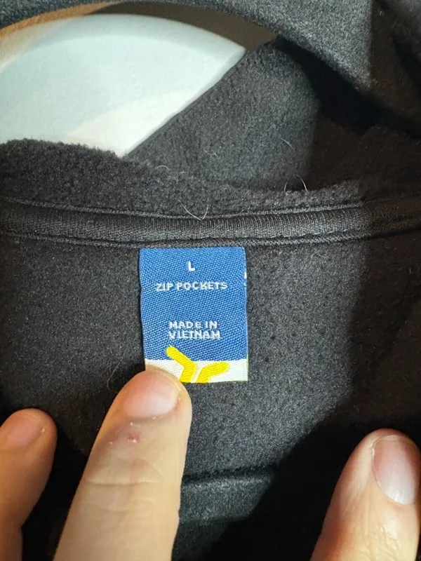 Old Navy black zip up fleece jacket - Image 3