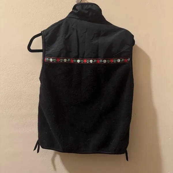 Vintage Ribbon Fleece Vest - Image 3