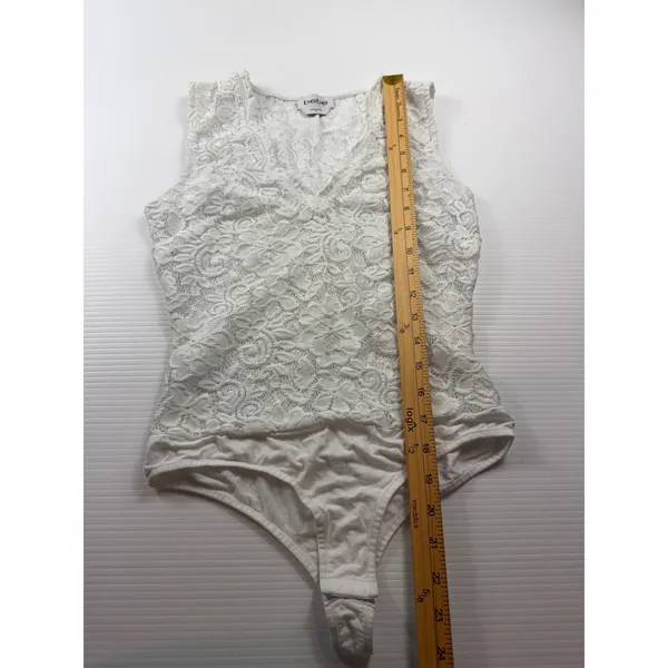 Bebe Womens White Floral Lace Sleeveless V-Neck Thong Bodysuit XS - Image 4