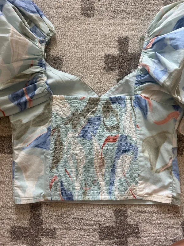 Abercrombie & Fitch Light Blue Floral Puff-Sleeve Crop Top - Image 6
