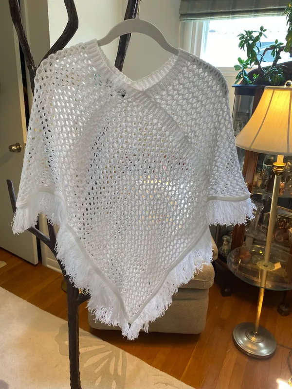 White poncho with matching fringe one size - Image 4