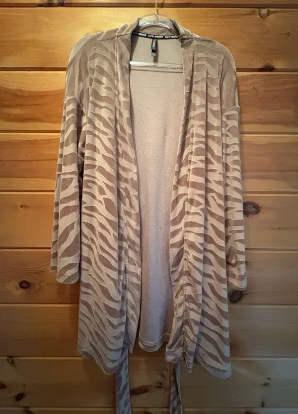 Steve Madden Women's Bathrobe Luxury Soft Velour Long Sleeve Robe with Pockets S - Image 6