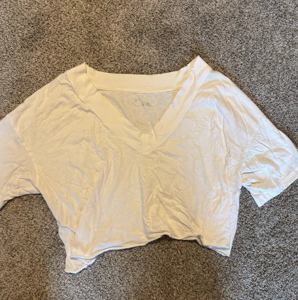 Aerie White V-Neck Crop Top - Image 3