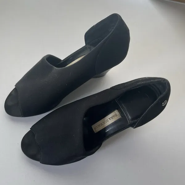 Dana Buchman Pira Stretch Heels Shoes Wedges Womens 6 Black Open Toe Slip On - Image 2