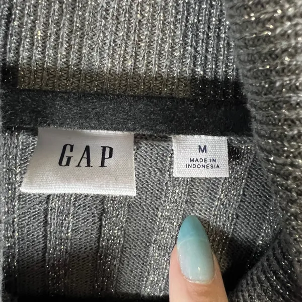 Gap Womens Metallic Ribbed Turtleneck Sweater Gray Silver Shimmer Long Sleeve‎ M - Image 4