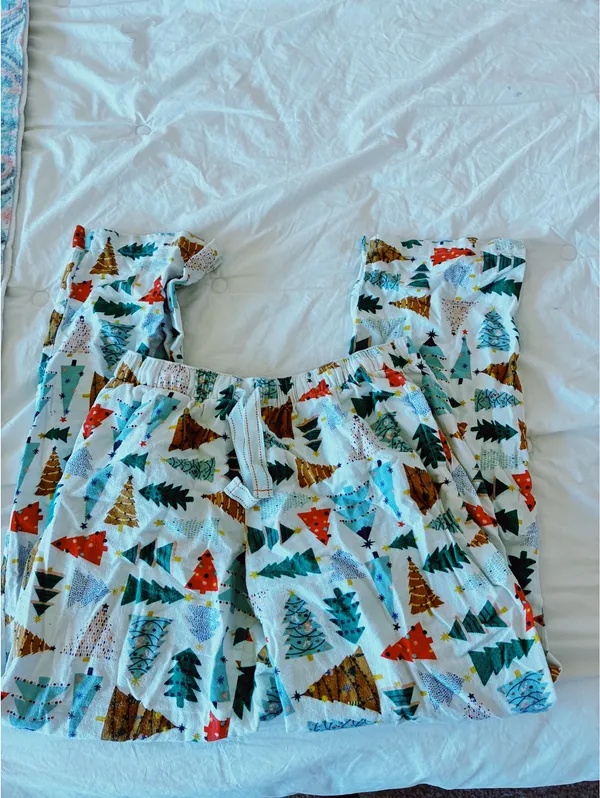 Old Navy Pajama Pants Christmas - Image 3