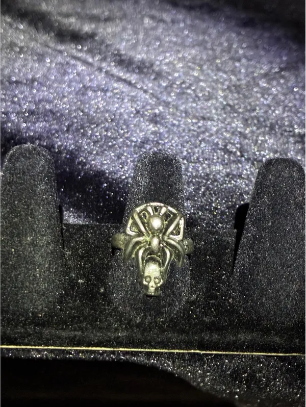 Goth Emo Oxidized Silver Spider Ring with Skull Accent Sz 7 - Image 2