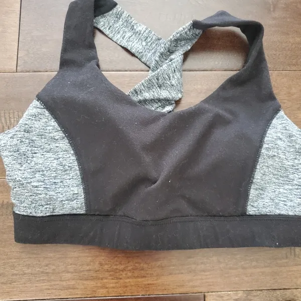 Athletic set size medium gray leggings and Gaiam black and gray work out… - Image 4
