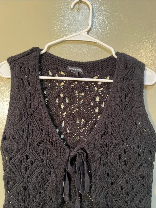 Pretty Little Thing Women's Sz Medium Tie Front Crochet Vest Black Festival Boho - Image 2