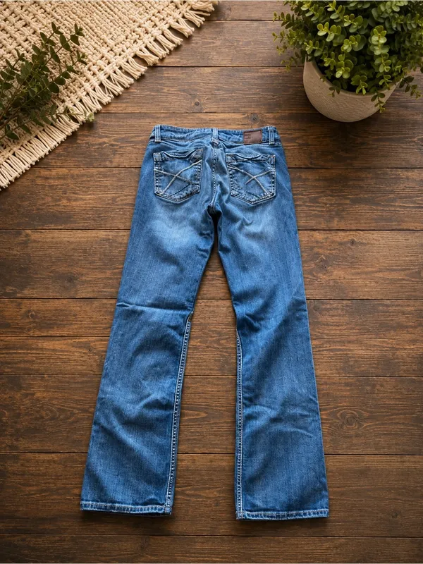 BKE Kate Bootcut / Slight Flare Jeans — Size 27 x 31 1/2 BB9 - Image 2