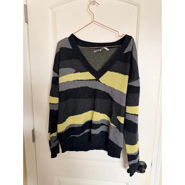Pam & Gela Sweater Womens V-Neck Abstract Camo Intarsia M Grey Yellow Black‎ - Image 7