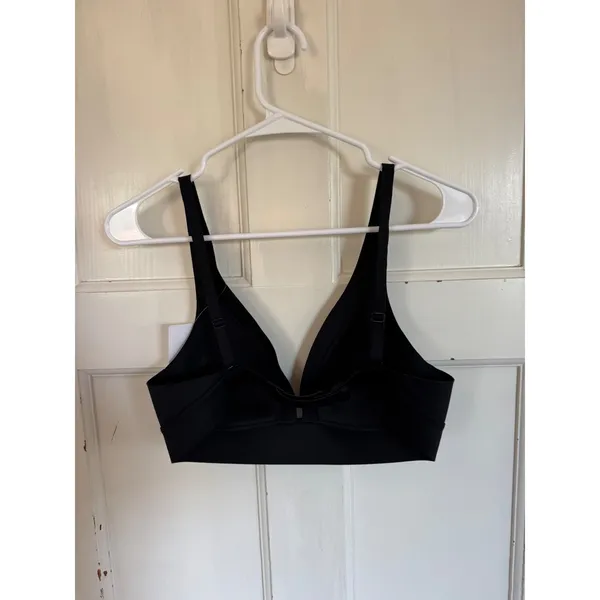 NWT Athleta Black A-C Cup Essential bra‎ size small - Image 5