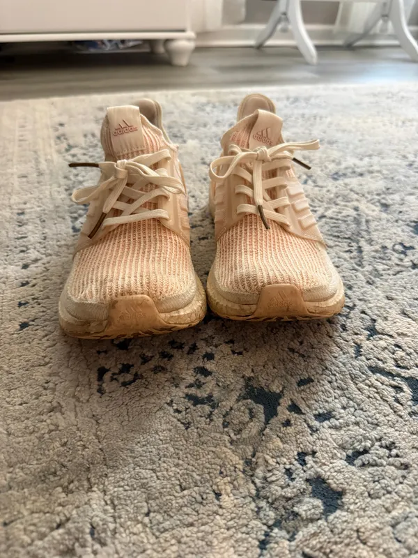 Adidas Tennis Shoes - Image 4