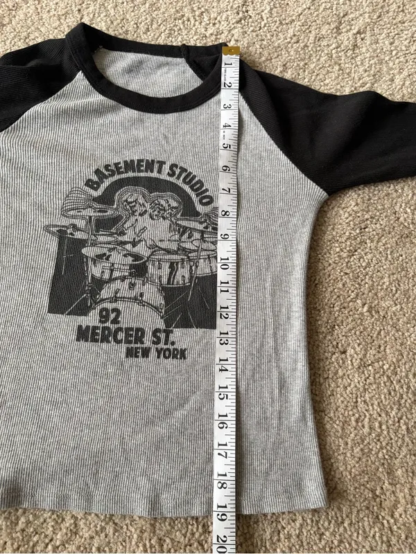 Brandy melville John Galt Pacsun Long-Sleeve Top Gray & Black Raglan size small - Image 10