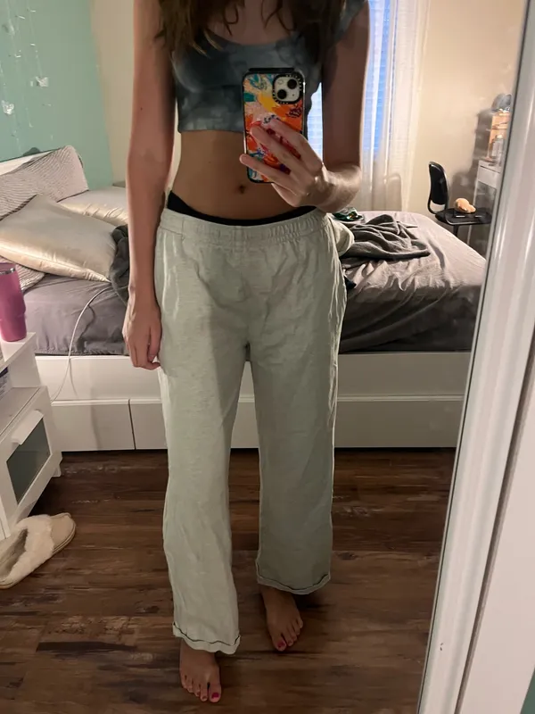 Brandy Melville Sweatpants Grey - Image 2