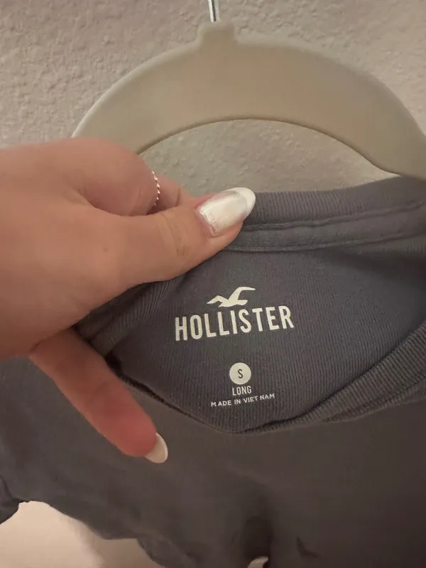 small hollister tee - Image 2