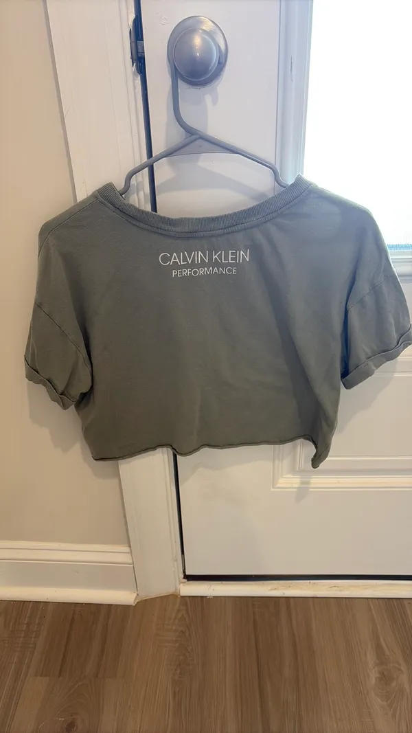 Calvin Klein Crop Top - Image 3