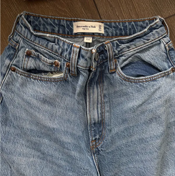 Abercrombie High-Rise Taper Jeans - Image 3
