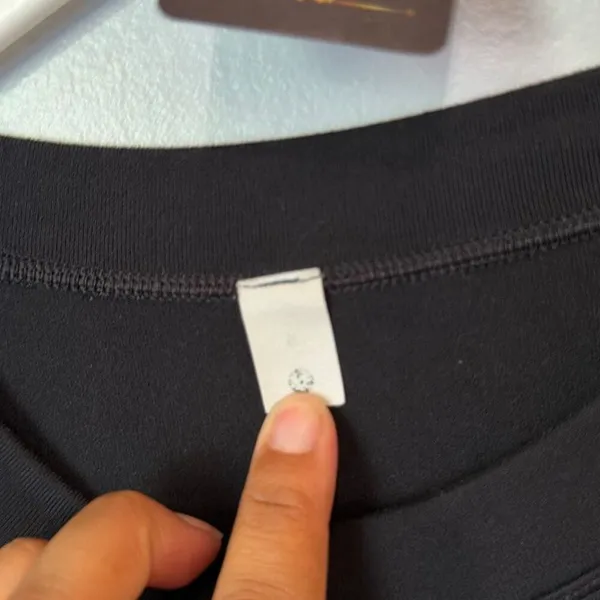 Lululemon Size 8 Close to Crossing Long Sleeve shirt Black Active #1000 - Image 4
