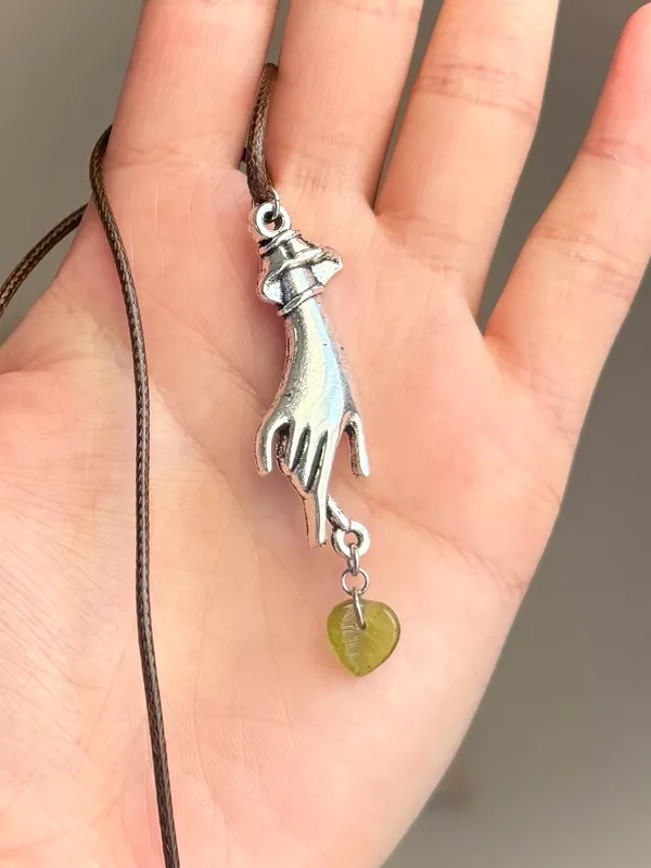 Handmade vintage antique goth style hand leaf necklace 🙏🌿 - Image 3