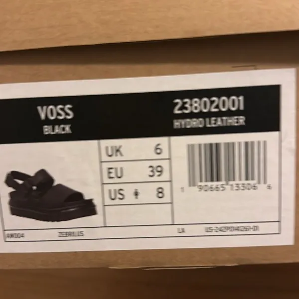 Dr. Martens x Urban Outfitters Voss‎ Black Hydro Leather Sandals - Image 11