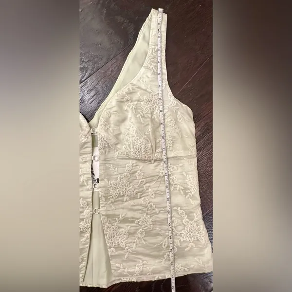 Elegant Lace Embroidered Tank Top Green Size M - Image 9