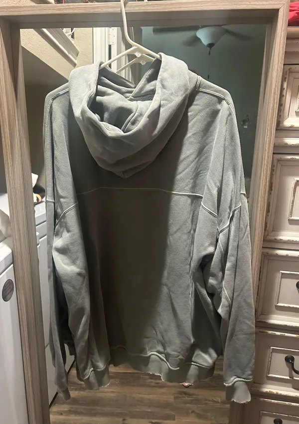 Abercrombie Seafoam green sweatshirt - Image 3