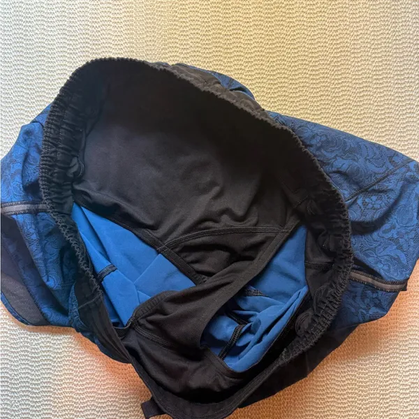 Lululemon Hotty Hot Short Black Blue 8 Women's Mini Park Lace Multi Black - Image 11