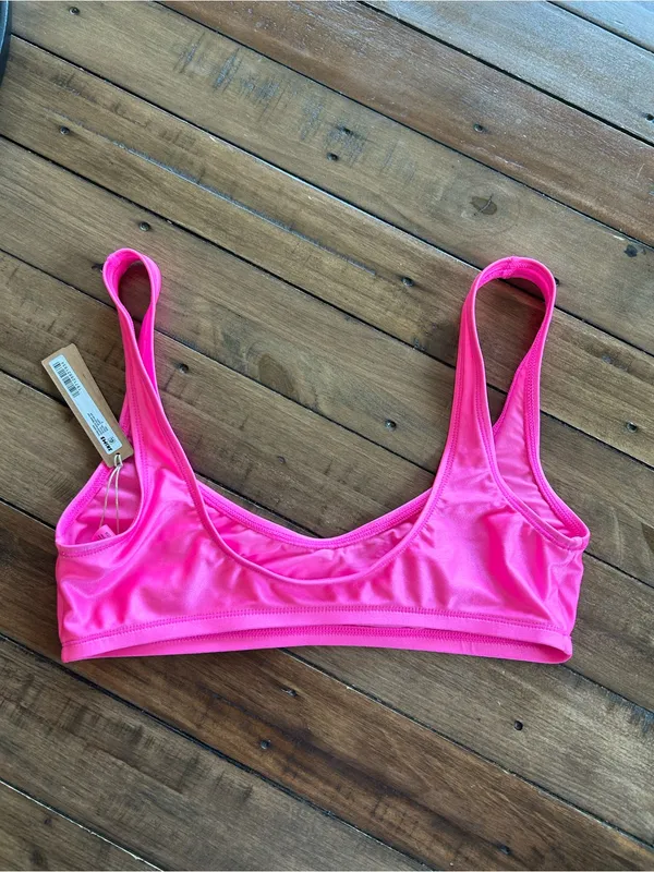 NWT Skims Scoop Neck Shiny Pink Taffy Bikini Top S - Image 5