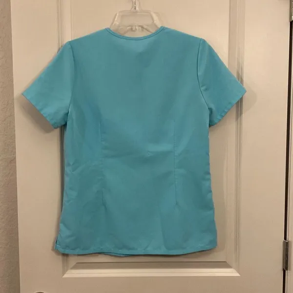 Figs scrub top size small - Image 3