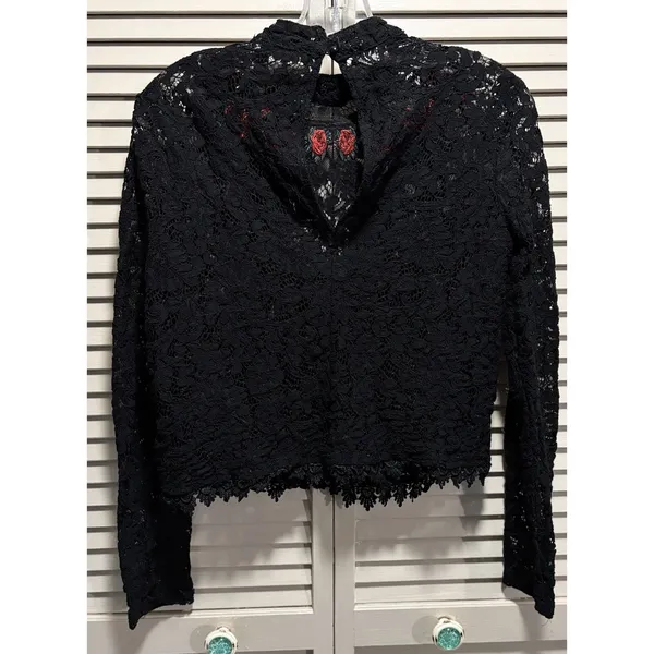 Forever 21 Lace Black Roses‎ Long Sleeve Blouse Size L Keyhole Embroidered - Image 3