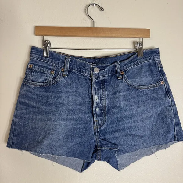 Levis 501 Shorts Womens 29 Blue Denim High Rise Button Fly Distressed Raw‎ Hem - Image 2