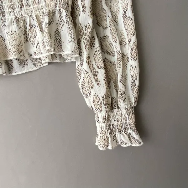 Lucy Paris‎ Snakeskin MobWife Office Siren Smocked Peplum Blouse S Cream - Image 10