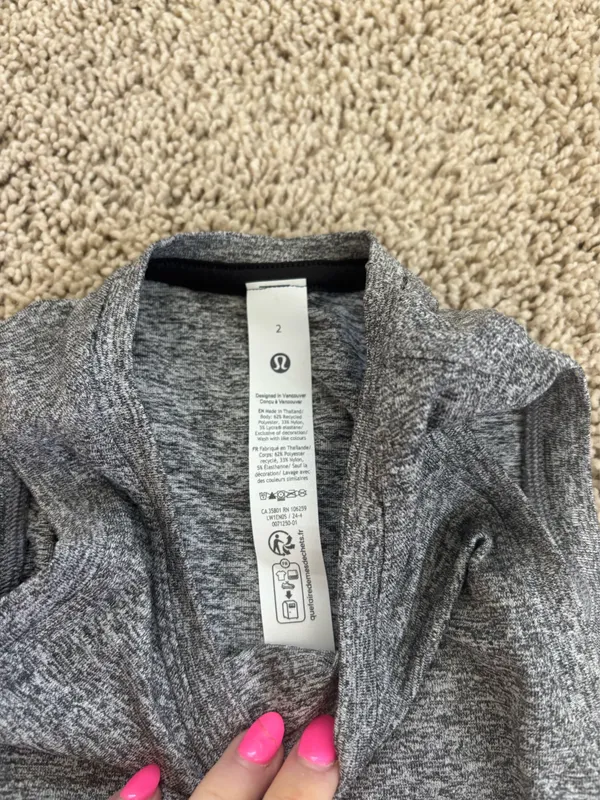 Lululemon tank  - Image 4