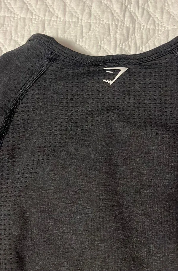 Gymshark Crop Top - Image 3
