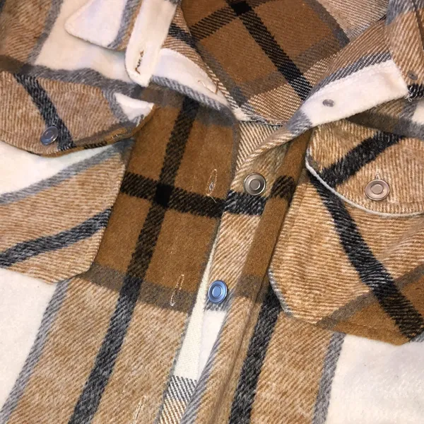 Tan plaid shacket size medium with pockets - Image 3