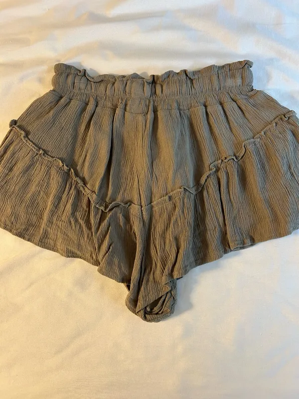 Sincerely Jules Green Flowy Shorts - Image 2
