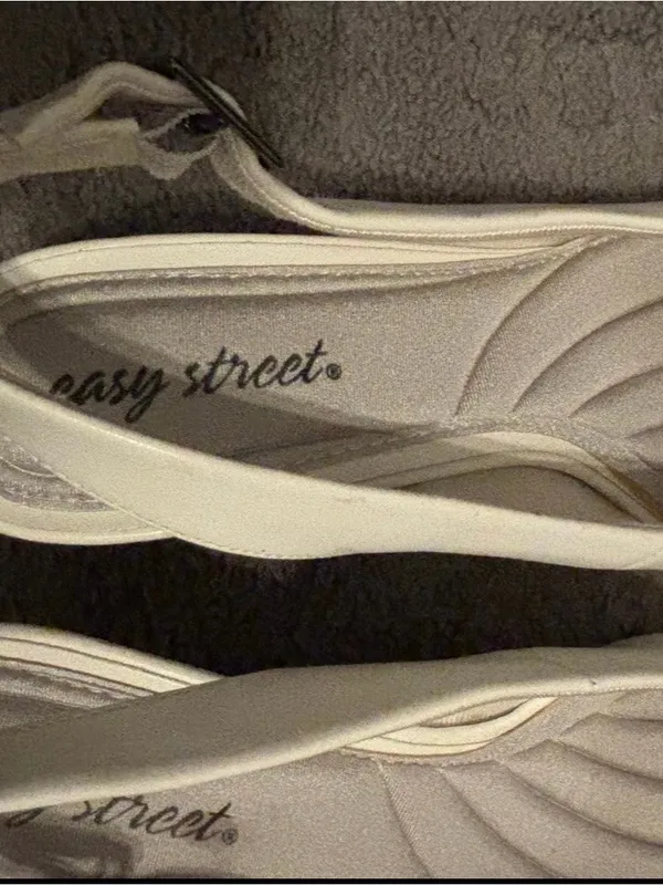 Easy Street Open Back Ladies Shoes, Size 11M - Image 5