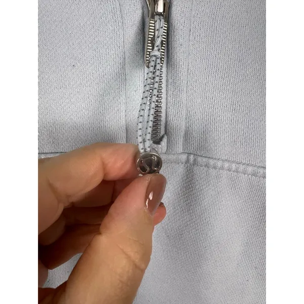 Women's Lululemon Light Blue Cropped Half-Zip Sweatshirt XS/S - Image 5
